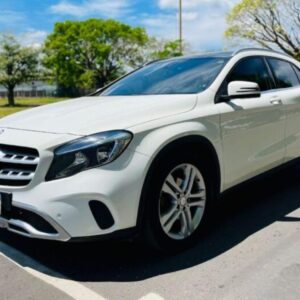 Mercedes-Benz-GLA 200