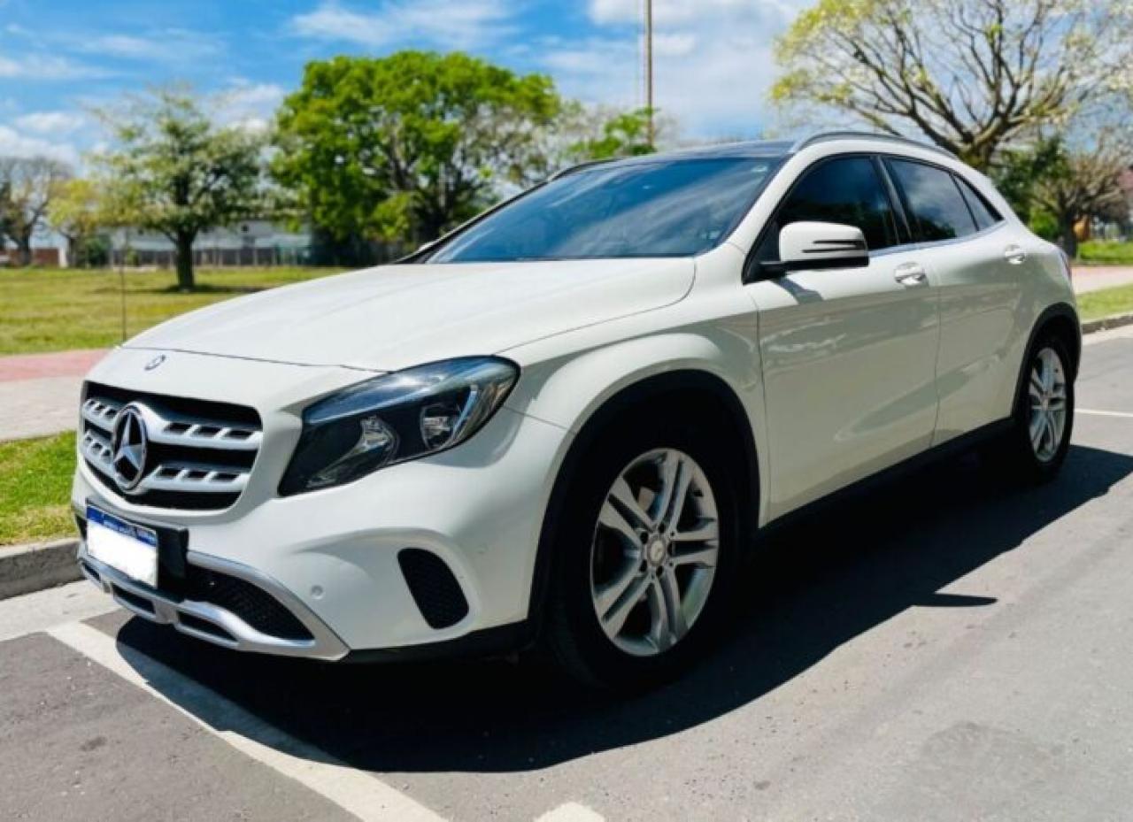 Mercedes-Benz-GLA 200