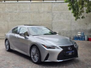 LEXUS-Is 300