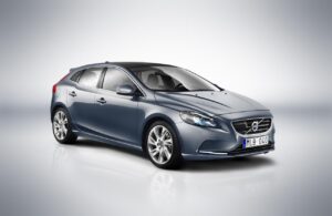 VOLVO -V40