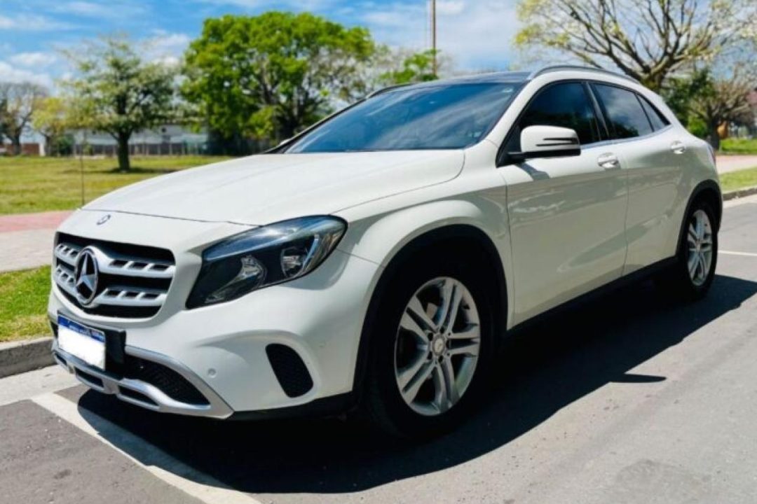 Mercedes-Benz-GLA 200